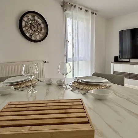 Beautiful With Terrace In Apartamento *