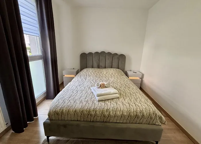Apartment Beautiful With Terrace In